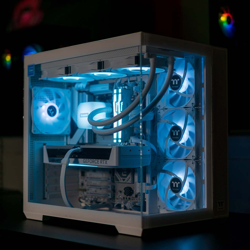 Hivetec gaming PC vo Makedonija custom konfiguracija