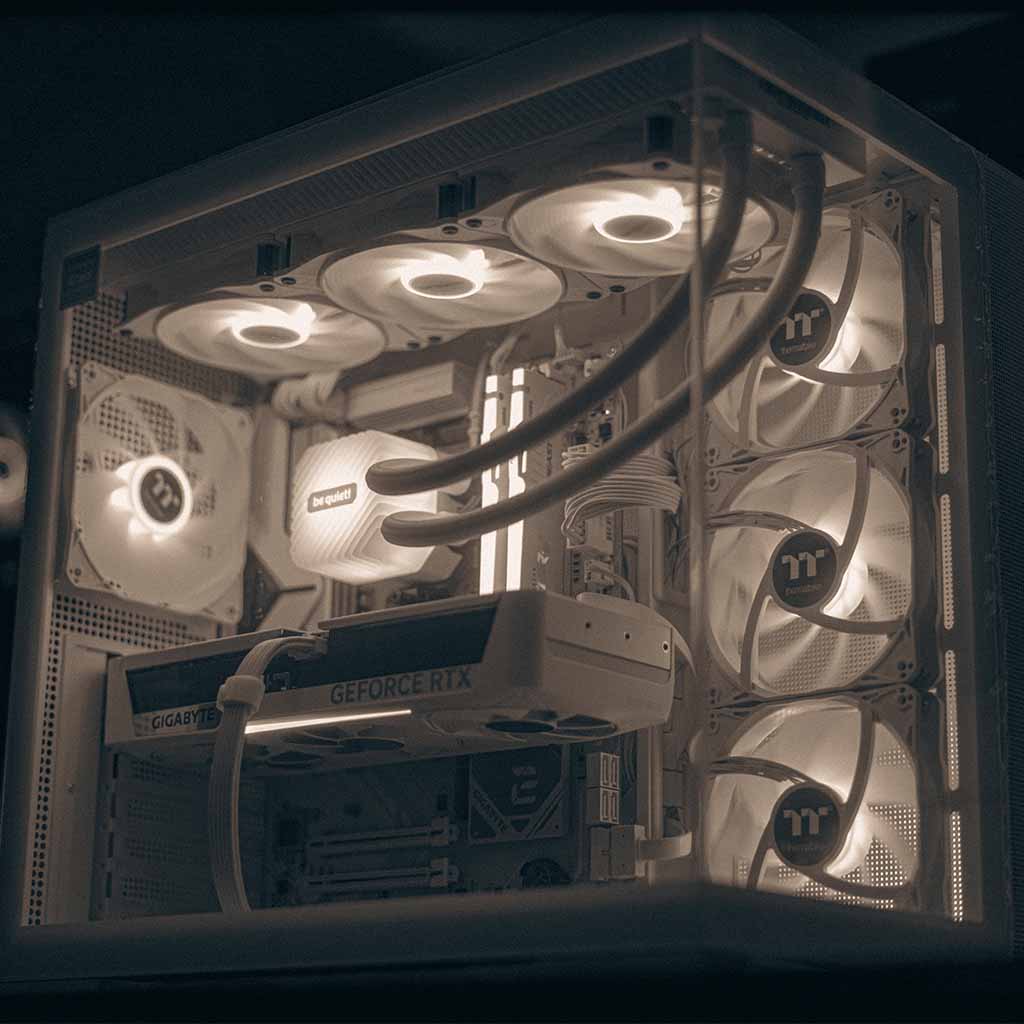 prebuilt vs custom gaming pc makedonija hivetec